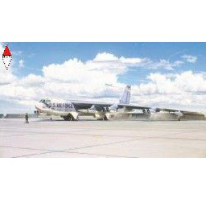, , , ITALERI 1/72 B-52G EARLY WITH HOUND DOG
